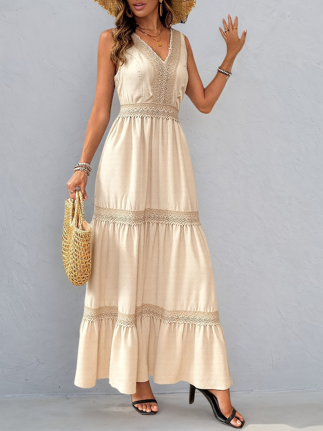 Béatrice - Long Lace Dress