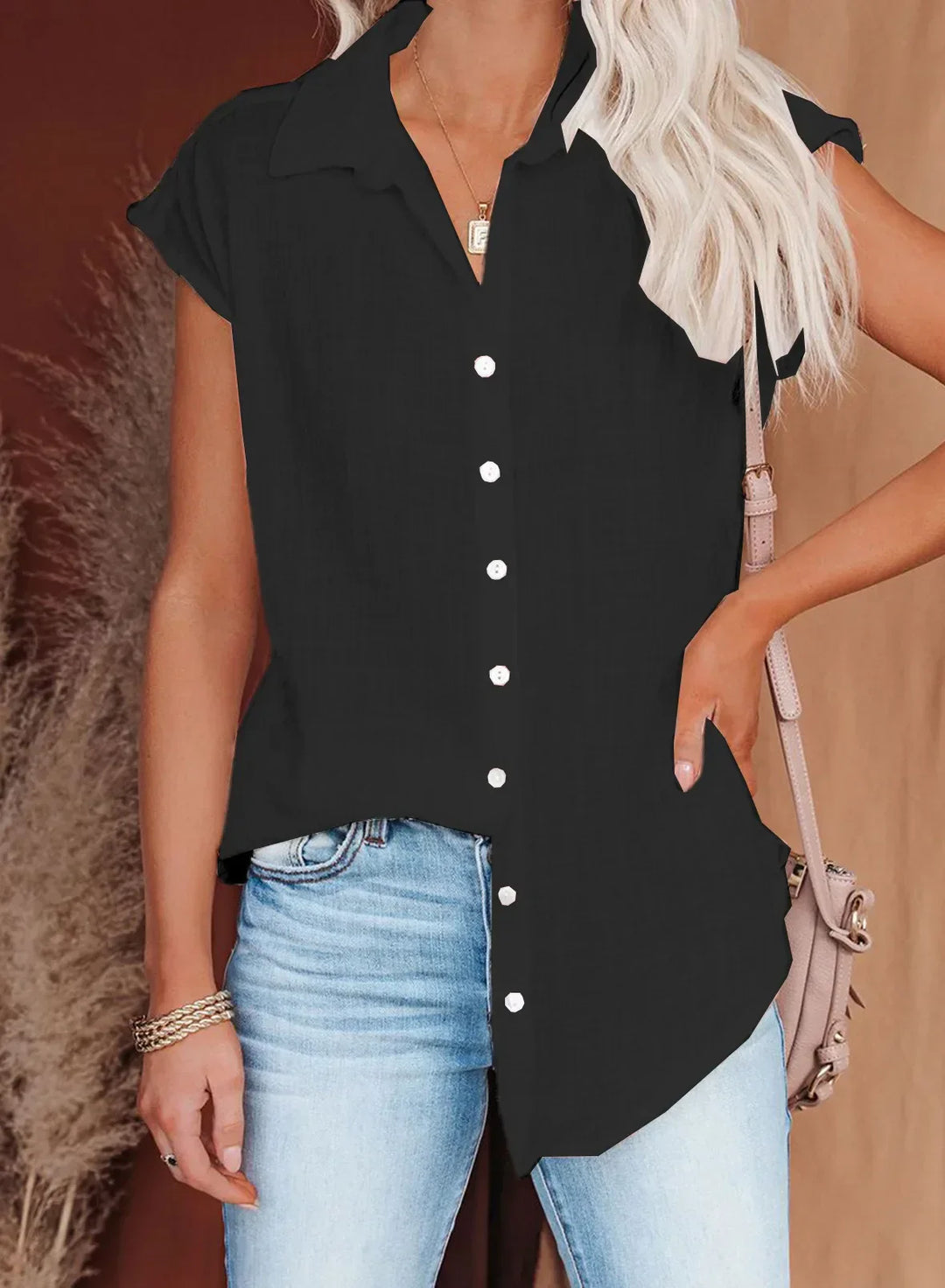 EVERYDAY BUTTON-UP BLOUSE