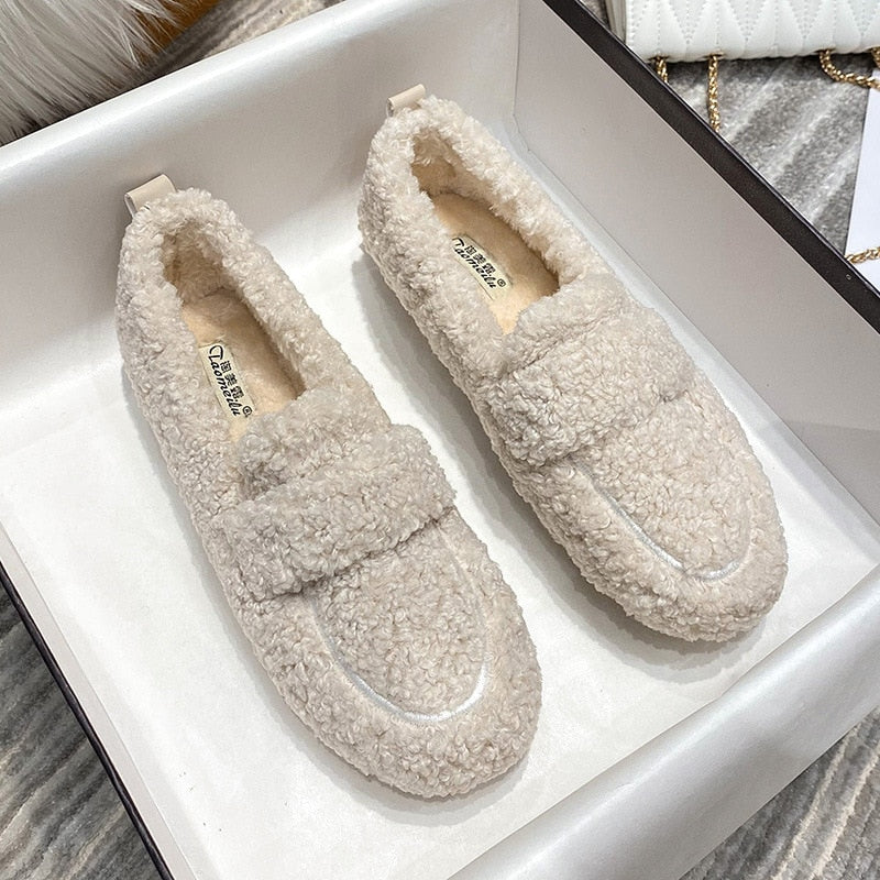 Mellora | LuxeCloud Slippers – Where Comfort Meets Elegance
