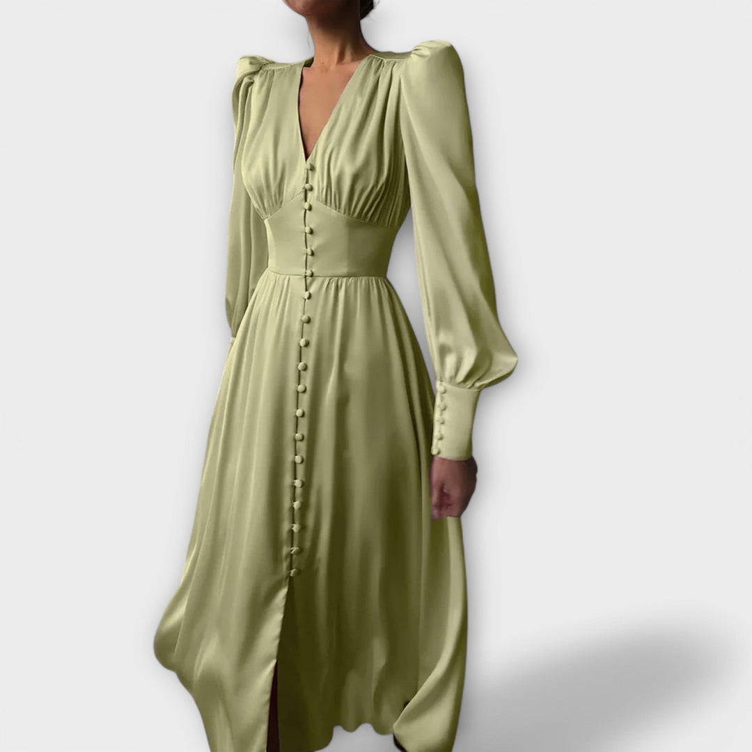 Lang satin kjole med puffede ærmer