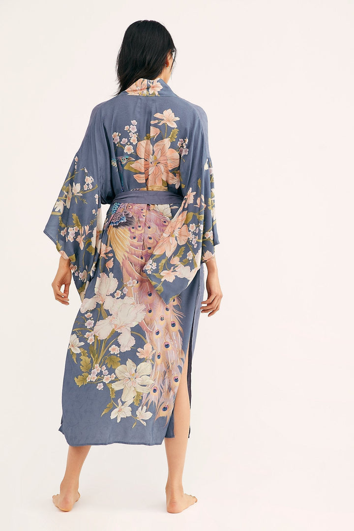 Long kimono robe with batwing sleeves